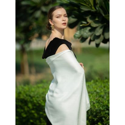 100% Egyptian Cotton, Handloomed Scarf/Shawl, Luxurious feel, Breathable, Solid colors in a Gift box, Unisex (Off White), Colors: Off White, 4 imageby All CottonZ